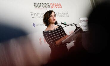 Ayuso sobre el aprobado general que plantea el Gobierno: «¿Qué estamos haciendo, fabricar borregos?»