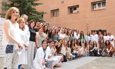 El hospital de Alcalá rinde homenaje a 80 residentes que terminan su formación en el centro