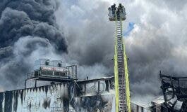 Espectacular incendio sin heridos en una nave cárnica de Getafe 