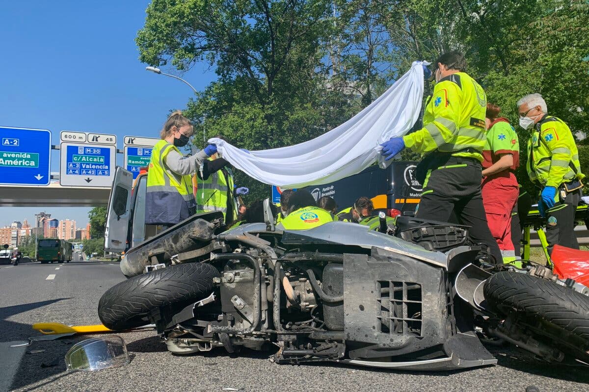 Grave un motorista tras sufrir un accidente en la A-2