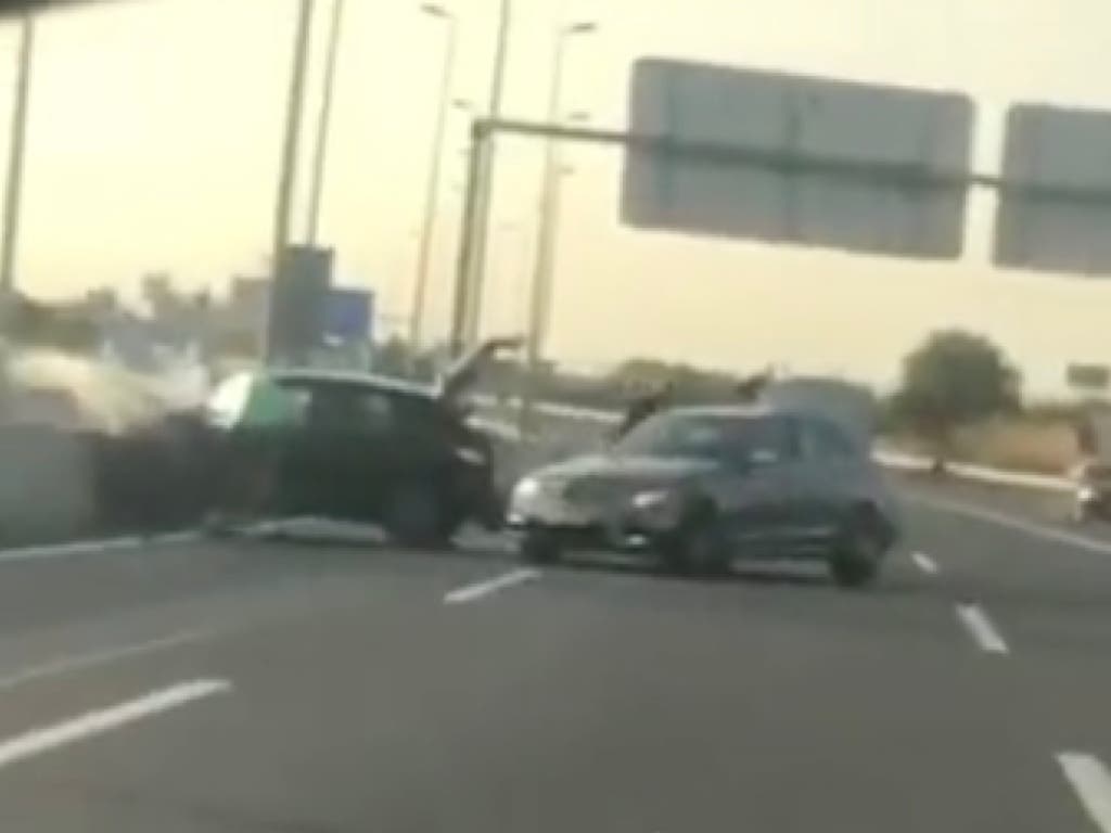 Investigan a un conductor que provocó un accidente en Alcalá de Henares para un vuelco de droga 