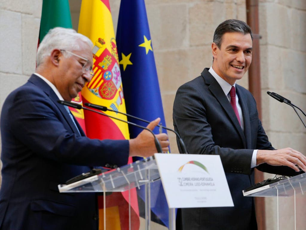 Bruselas aprueba la propuesta de España y Portugal para limitar el precio del gas y abaratar la luz