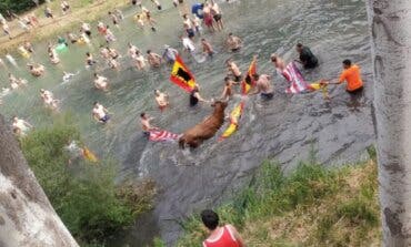 Guadalajara Antitaurina condena una suelta de vacas por el Tajo en Trillo