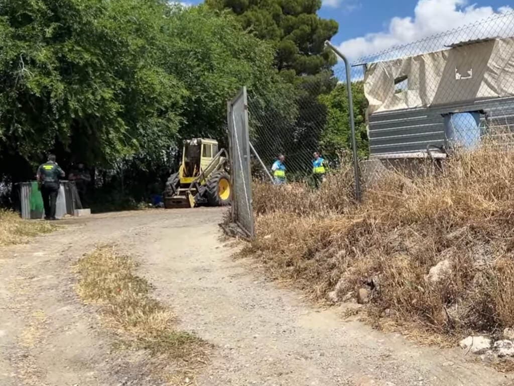 Muere un hombre aplastado por un camión que reparaba dentro de un foso en Torrejón de Velasco