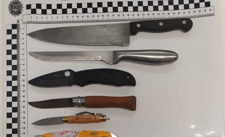 Incautan varias armas blancas a grupos de jóvenes en las Fiestas de Coslada 