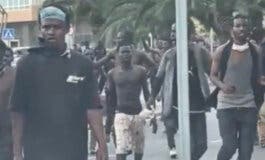 Varias decenas de inmigrantes entran en España tras saltar la valla fronteriza de Melilla