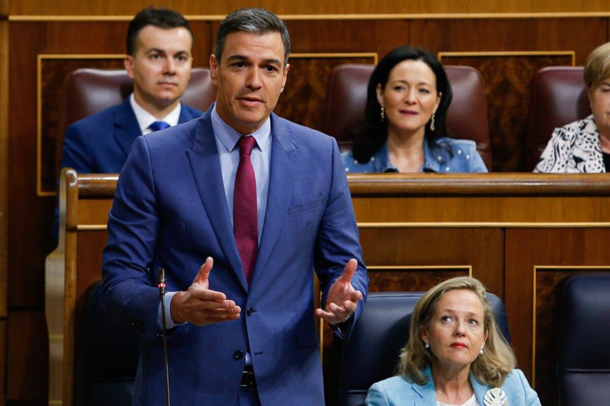 Sánchez anuncia una rebaja del IVA de la luz del 10 al 5%