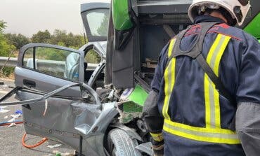 Muere una mujer y un niño resulta herido grave en una colisión frontal en la M-501