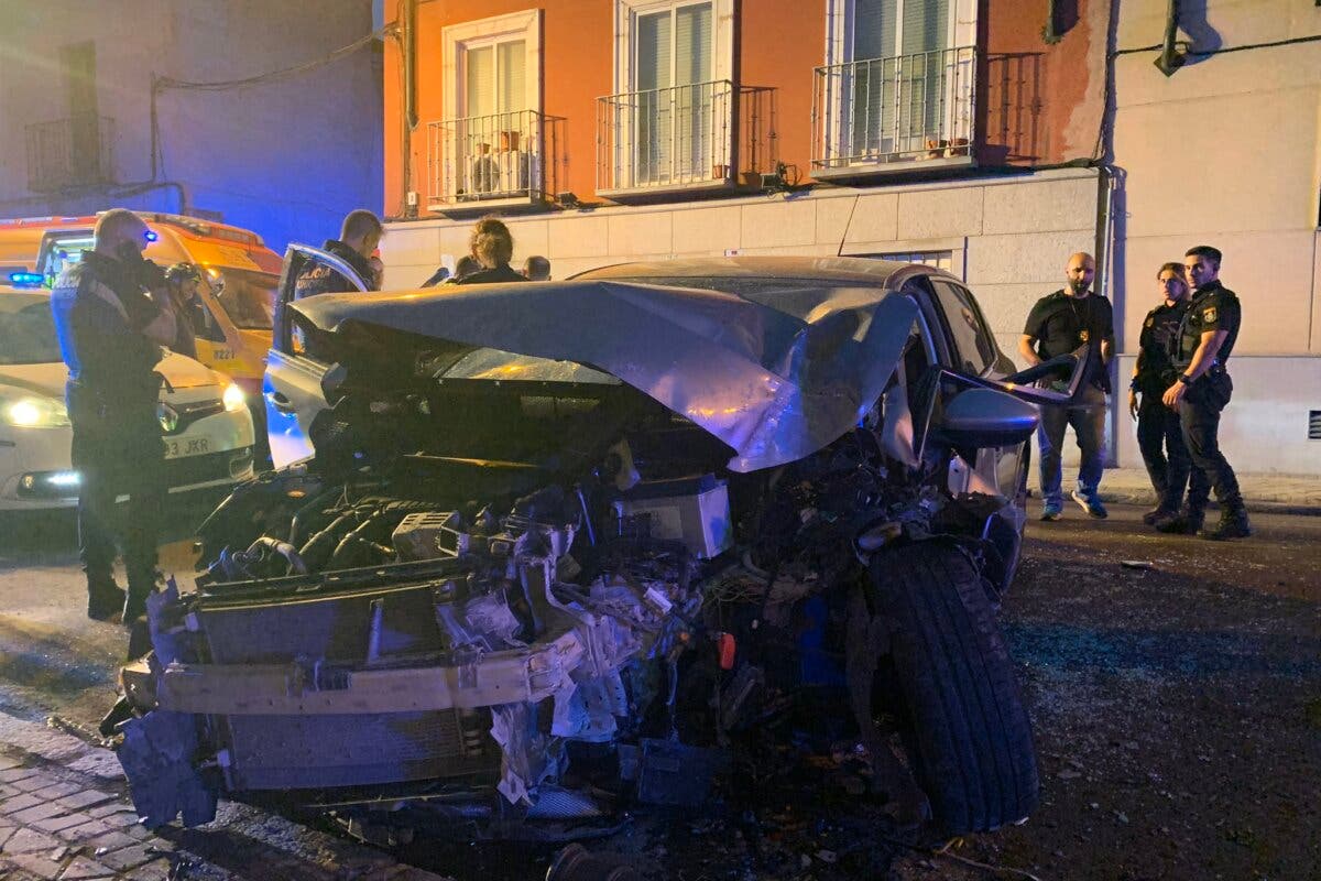 Muere un hombre al chocar su coche contra la fachada de una vivienda en Madrid 