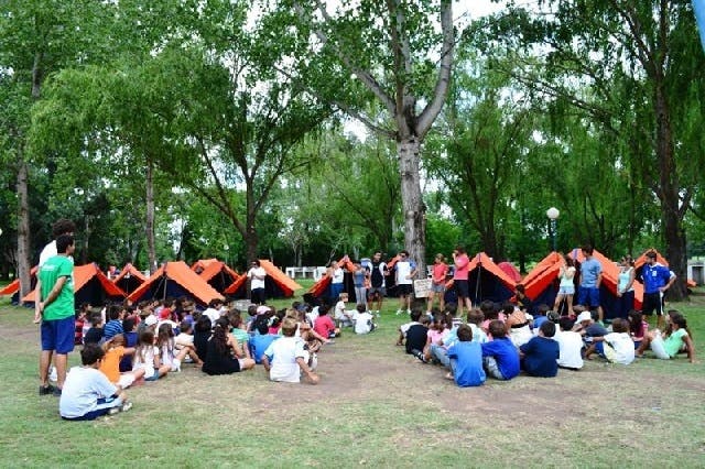 Malestar en Alcalá de Henares: 200 niños se quedan sin campamento de verano 
