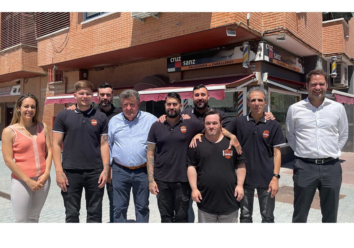 Cruz Sanz, la barbería de Torrejón de Ardoz con más de 50 años de historia