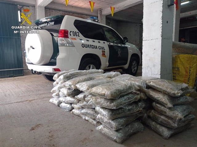 Detenido en Guadalajara por transportar 66 kilos de cogollos de marihuana en una furgoneta 