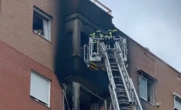 Mueren calcinadas dos personas en el incendio de su vivienda en Villaverde 