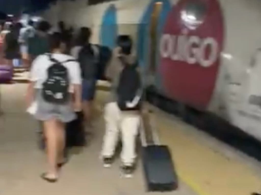 Una avería en un tren de Ouigo deja tirados a 960 pasajeros más de tres horas en el trayecto Barcelona-Madrid