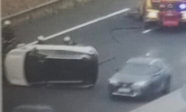Vuelca un coche en la A-2, a la altura de Torrejón de Ardoz