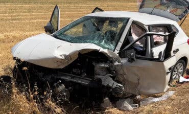 Dos conductores en estado grave al chocar frontalmente en Valdeavero
