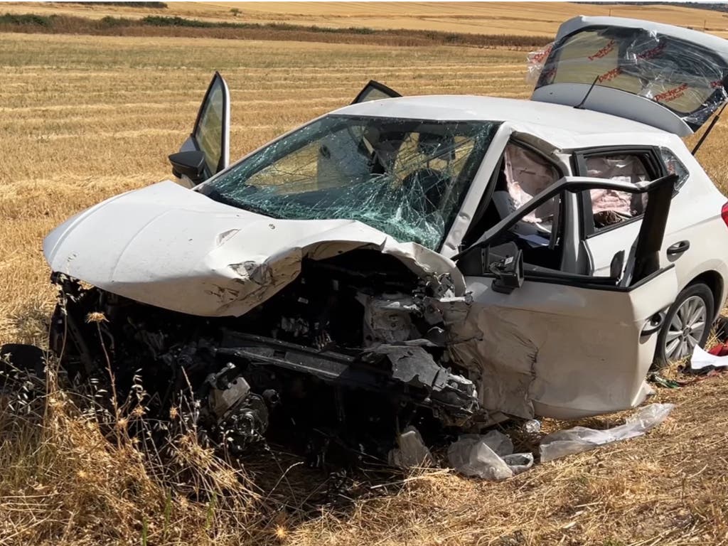 Dos conductores en estado grave al chocar frontalmente en Valdeavero