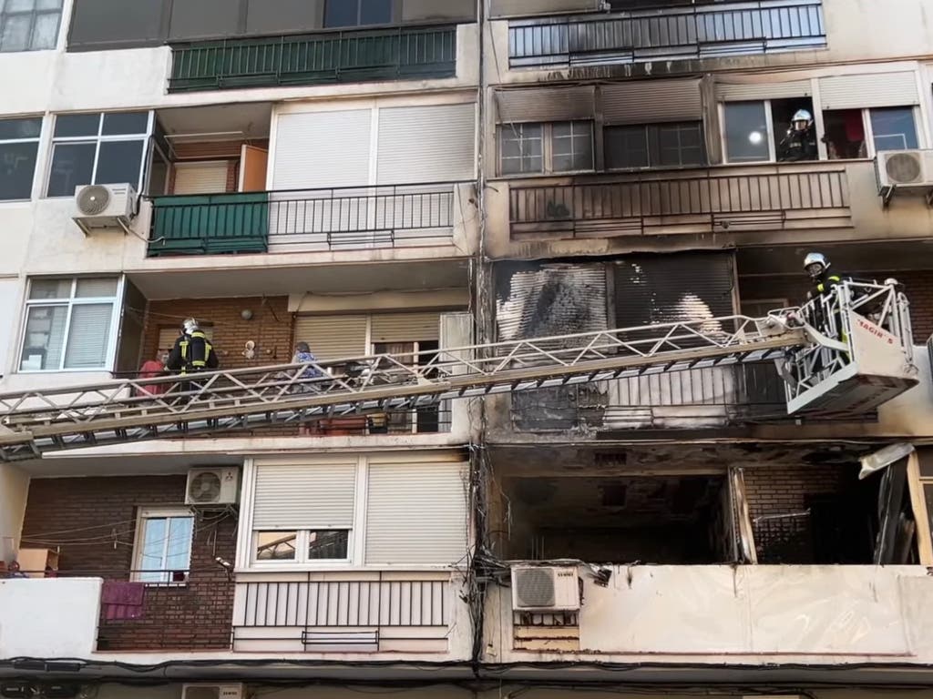 Afectadas 14 personas en el incendio de una vivienda en Getafe