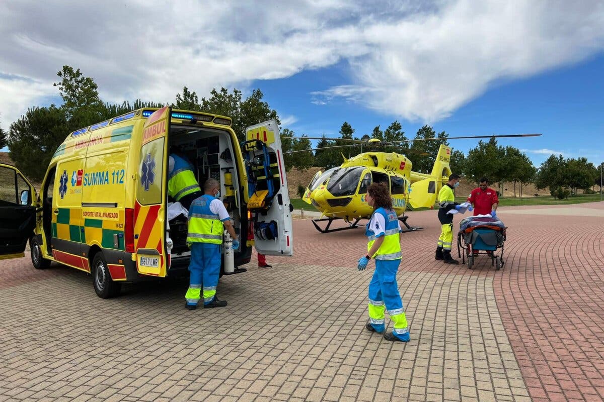 Apuñalada una joven de 19 años por su pareja en un parque de Parla