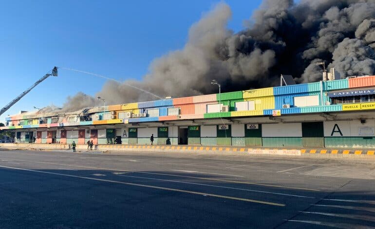 Mercamadrid reabrirá con normalidad el martes pese al incendio de una nave de frutas