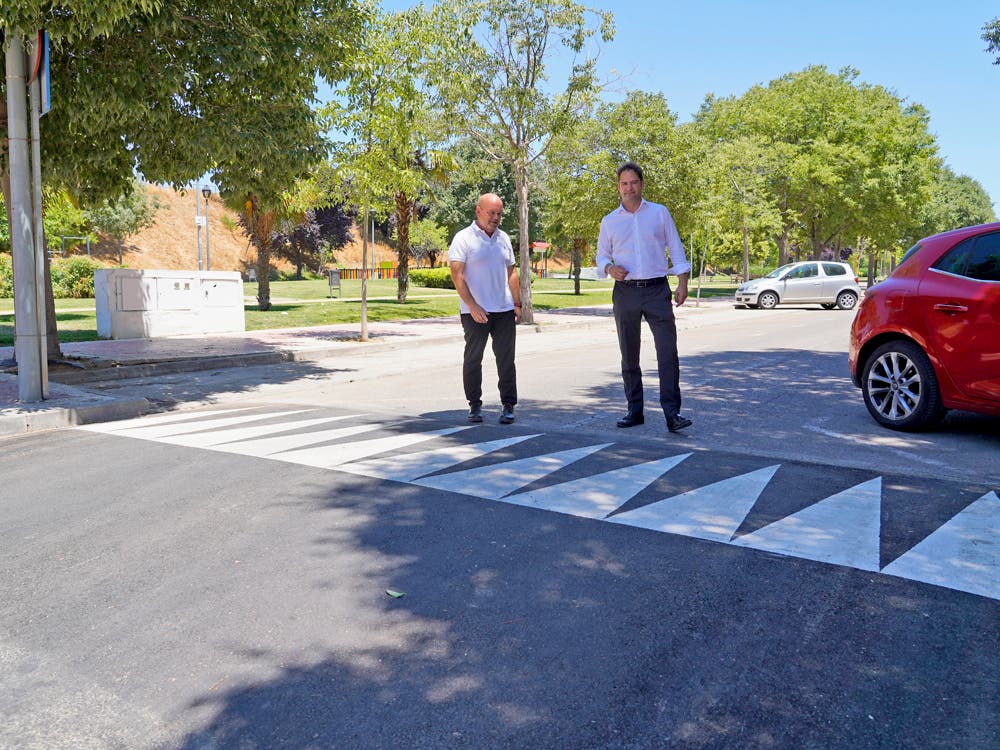 Torrejón de Ardoz sustituye las bandas reductoras de velocidad por resaltos de asfalto, que tienen un impacto menor sobre los vehículos