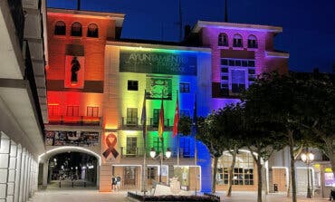 Torrejón de Ardoz se ilumina con los colores LGTBI 