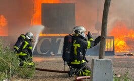 Gran incendio en una chatarrería de San Fernando de Henares