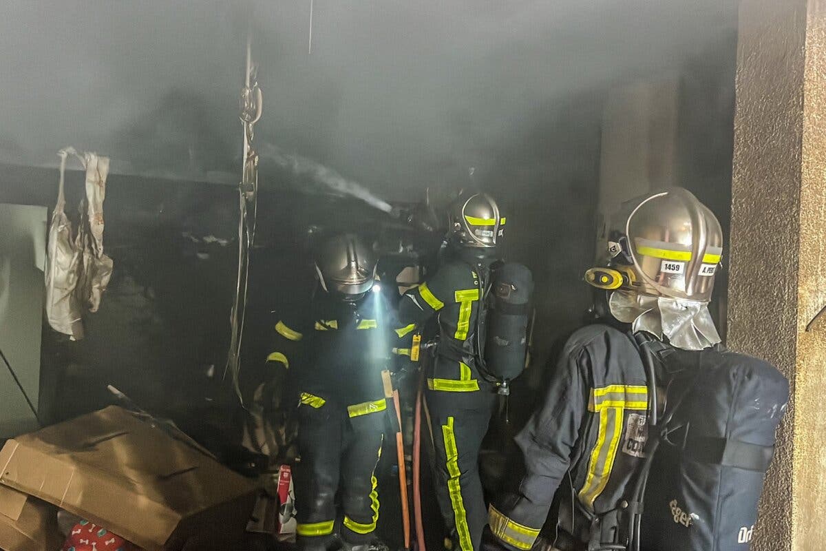 Herido muy grave un hombre tras incendiarse el garaje de su vivienda en Parla