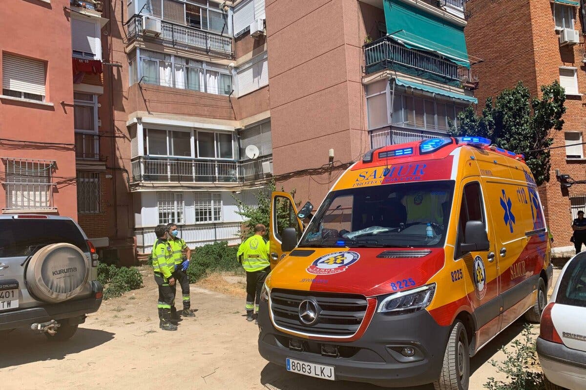 Herido grave un niño al caer de la ventana de un tercer piso en Carabanchel