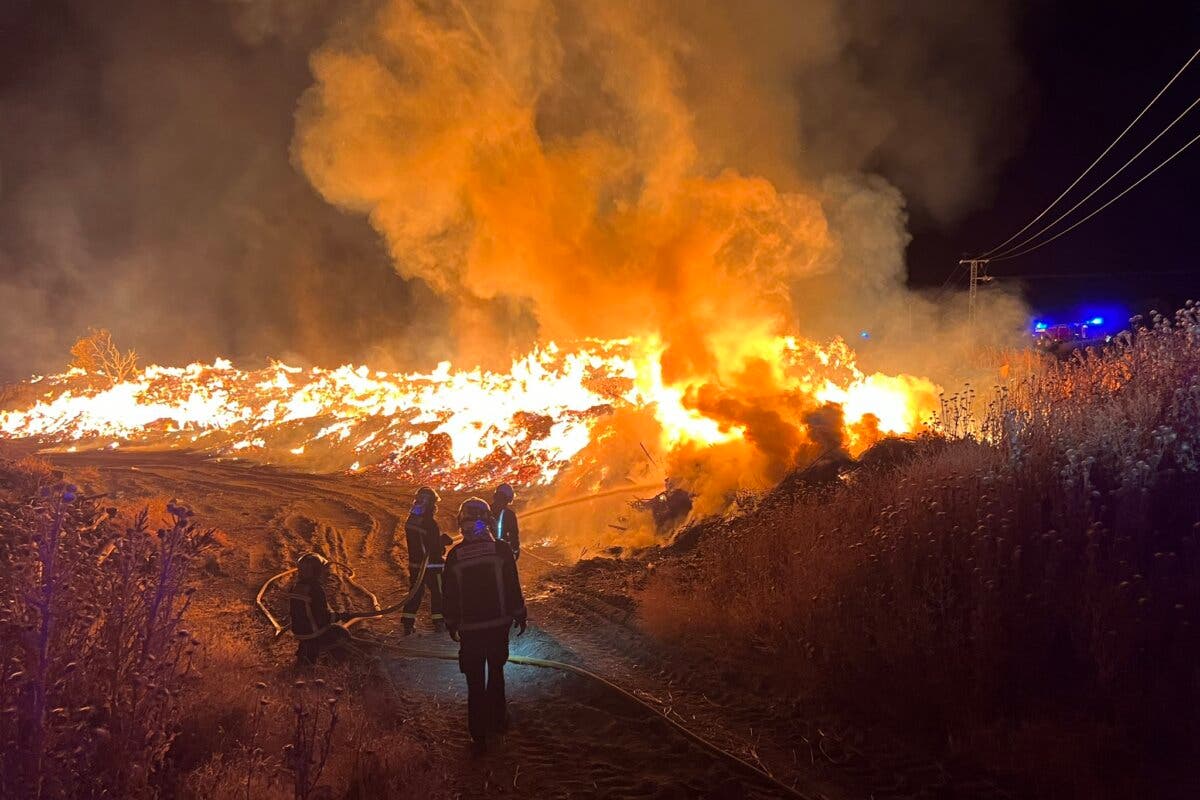 Declarado esta madrugada un incendio que afecta a unos 8.000 metros cuadrados en Guadalix de la Sierra 