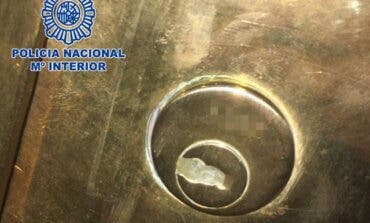 Cinco detenidos por robar en viviendas de Madrid con el método del resbalón