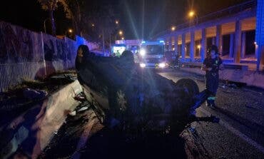 Herido grave un joven de 33 años al volcar con su coche en la M-30