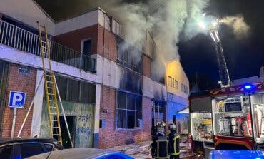 Dos muertos en el incendio de una nave industrial okupada en Torrejón Ardoz
