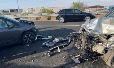 Heridos tres miembros de una misma familia en un accidente múltiple en la M-45