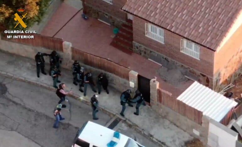 Desmanteladas dos plantaciones de marihuana en Torrejón del Rey y El Casar