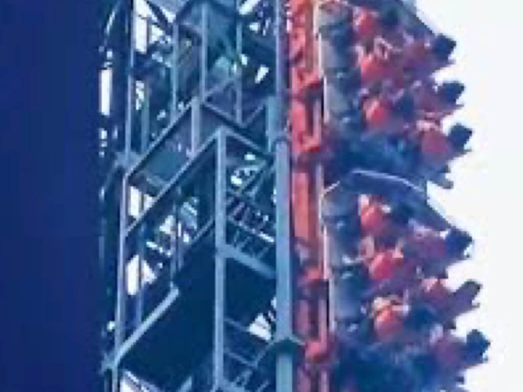 Atrapados durante una hora en una montaña rusa del Parque de Atracciones de Madrid