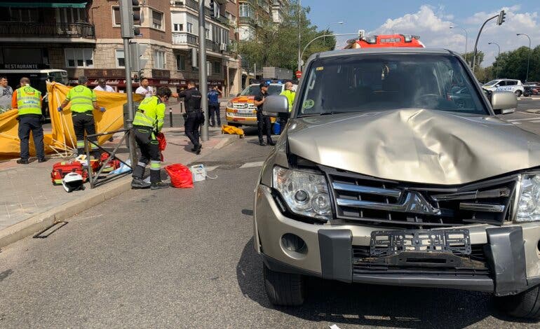 Herido grave un motorista al chocar contra un todoterreno en la Avenida de América