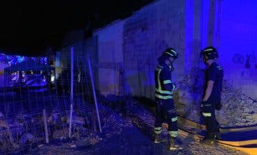 Los Bomberos controlan un incendio cerca de las chabolas de la Cañada Real