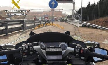 La Guardia Civil auxilia al empleado de una gasolinera de la A-2 que cayó desplomado entre los surtidores