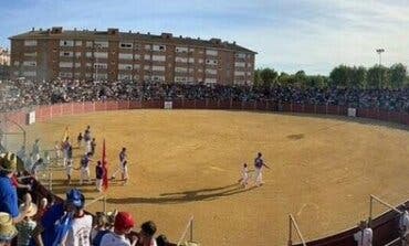 Muere un trabajador de la plaza de toros de Fuenlabrada corneado por un toro que saltó al callejón