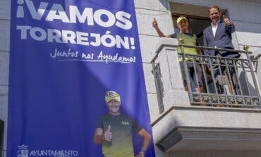 El alcalde y Musta presentan la campaña «Vamos Torrejón, juntos nos ayudamos»