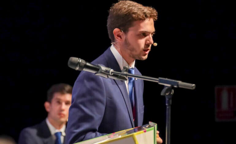 Un joven de Torrejón competirá por ser el mejor orador del mundo