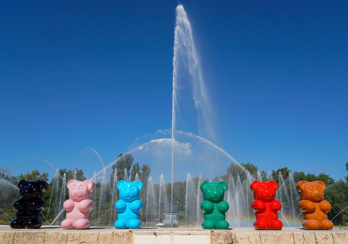 El Parque Europa de Torrejón celebra su décimo aniversario con fuegos artificiales, desfiles y drones