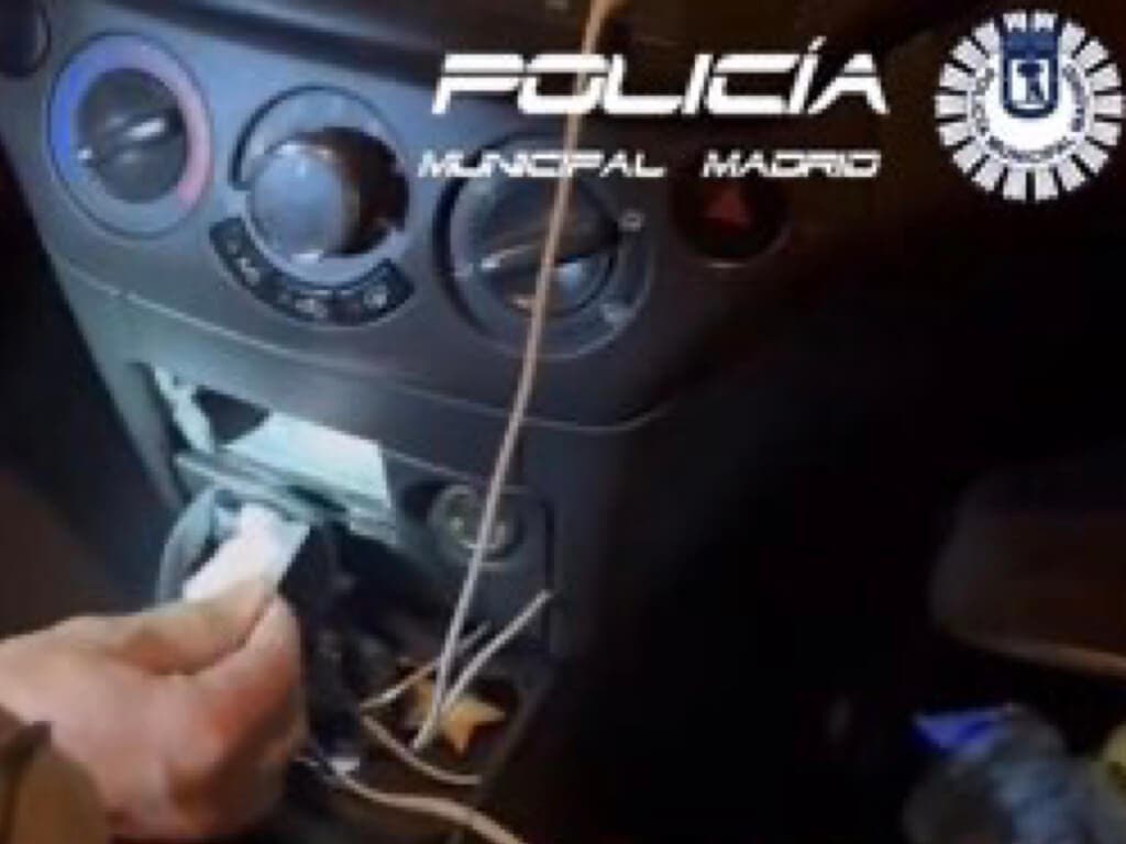 Dos detenidos en Madrid por llevar en su coche cocaína, marihuana, éxtasis, cristal y cocaína rosa