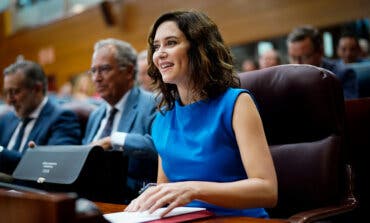 Ayuso subirá el sueldo a profesores, maestros y sanitarios