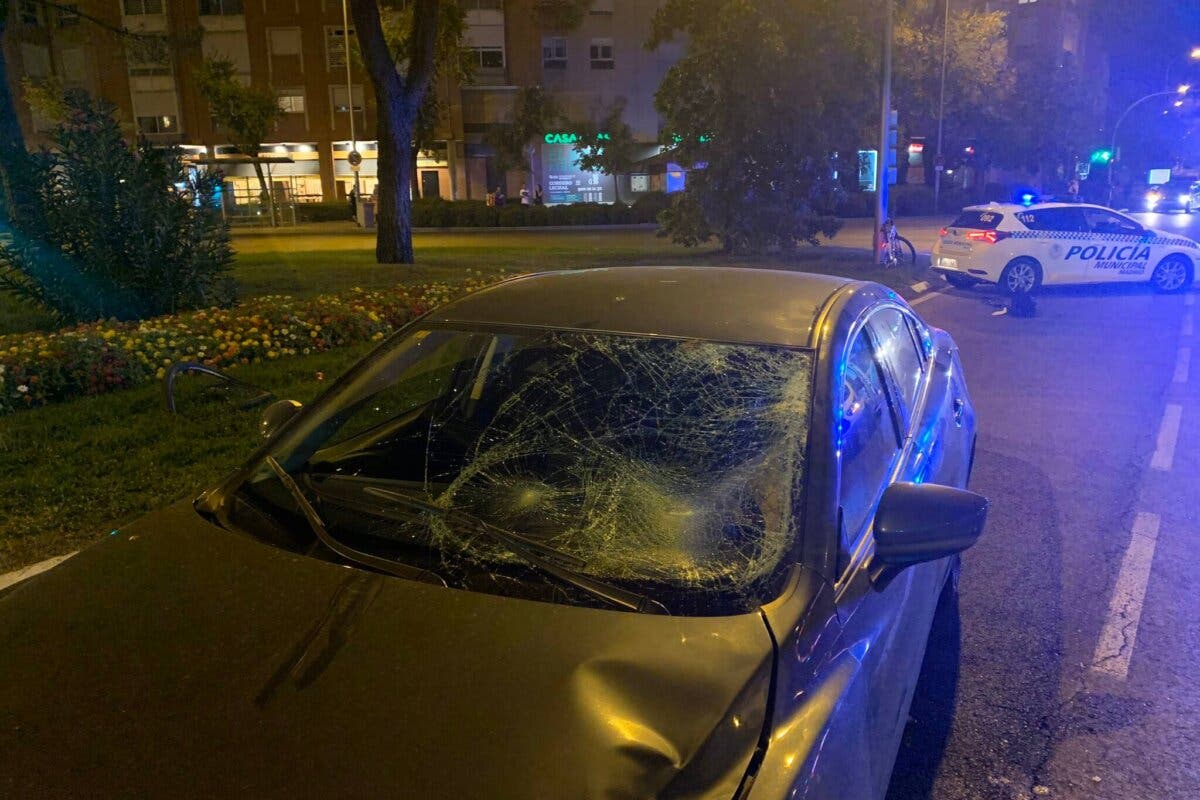 Herido grave un ciclista atropellado por un coche en Moratalaz