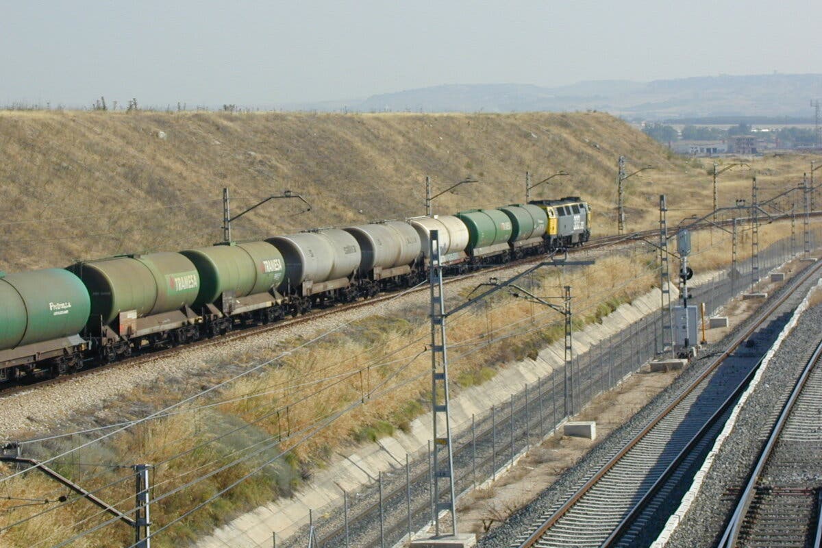 Detenido en Coslada por robar en las vías material ferroviario «altamente sensible»