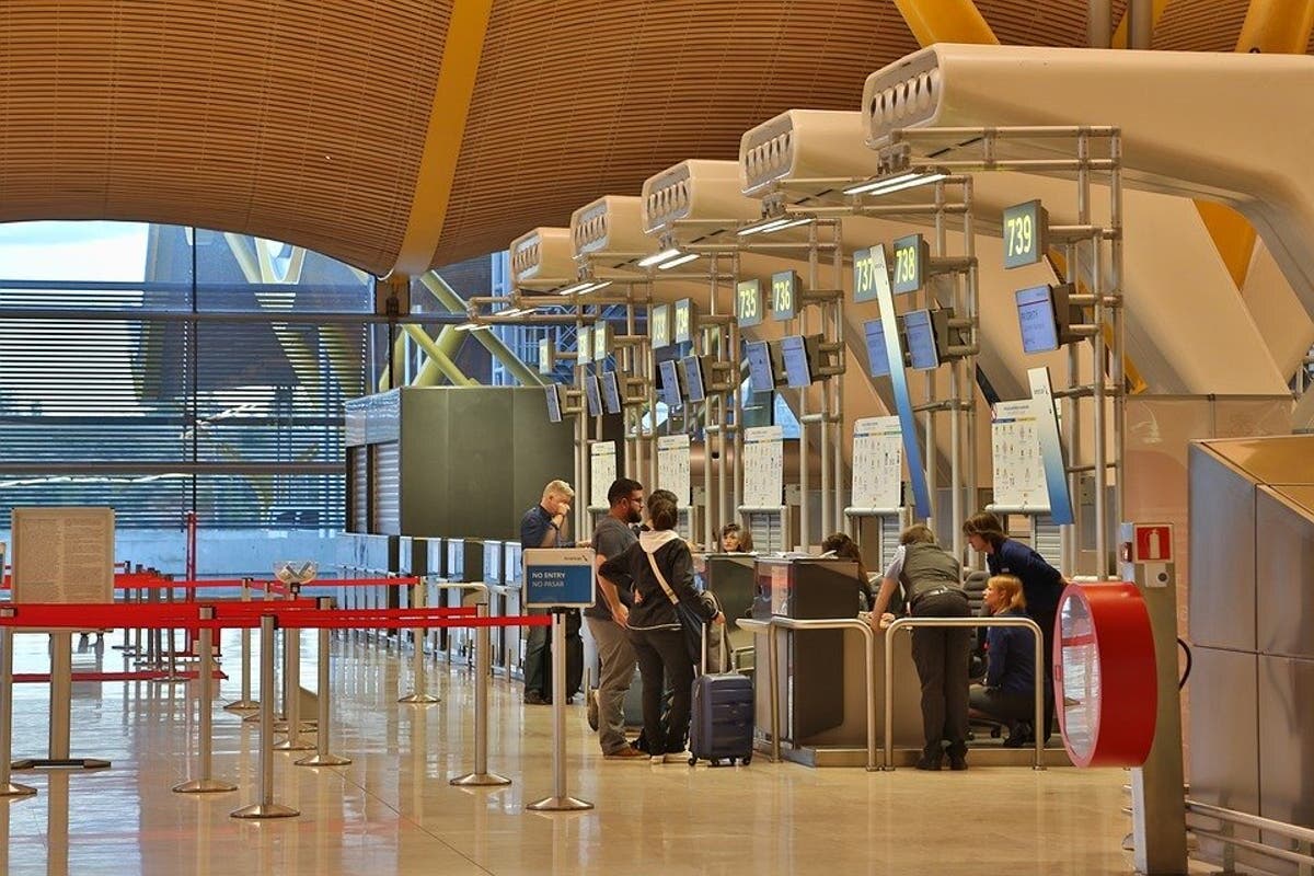 Sanidad rebaja los controles covid en puertos y aeropuertos españoles 