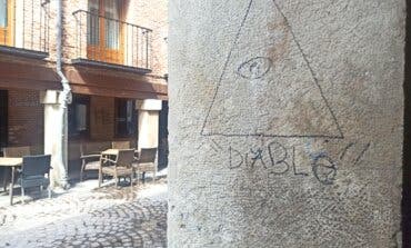 Denuncian que la suciedad en Alcalá de Henares llega hasta la calle Mayor y reclaman un plan de actuación urgente 