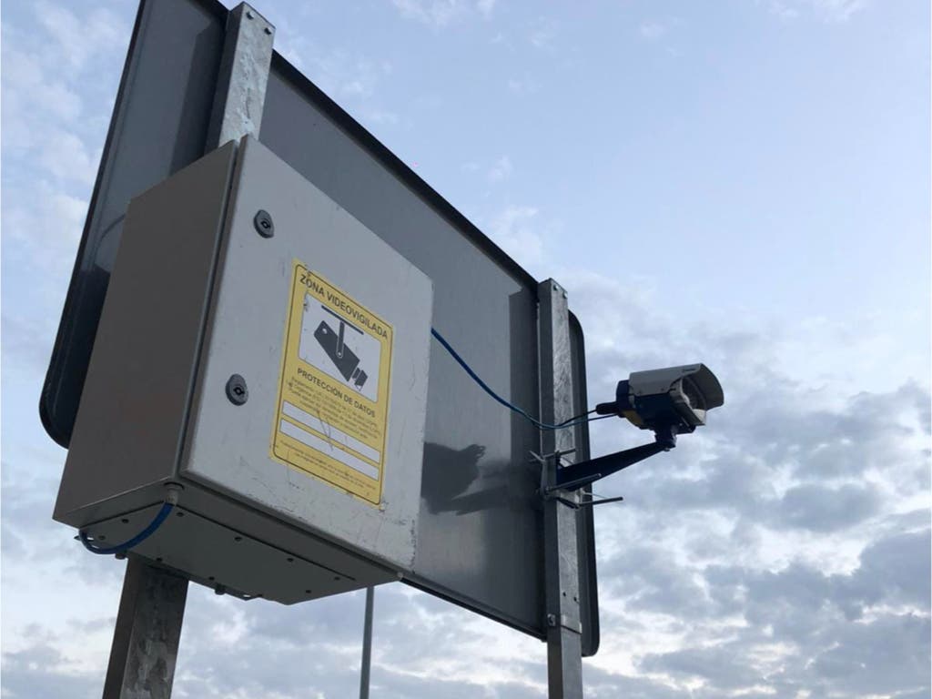 La nuevas cámaras de la DGT en Guadalajara que parecen radares pero no lo son 